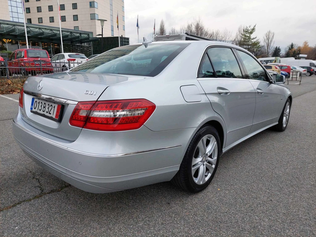 Mercedes-Benz E 220 CDI UNIKAT!!!! - автомобили, коли, обяви за нови и употребявани 4