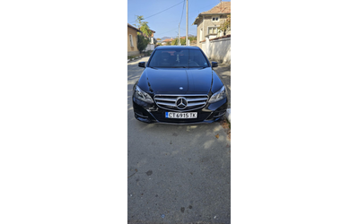 mercedes-benz-e-220 - 0