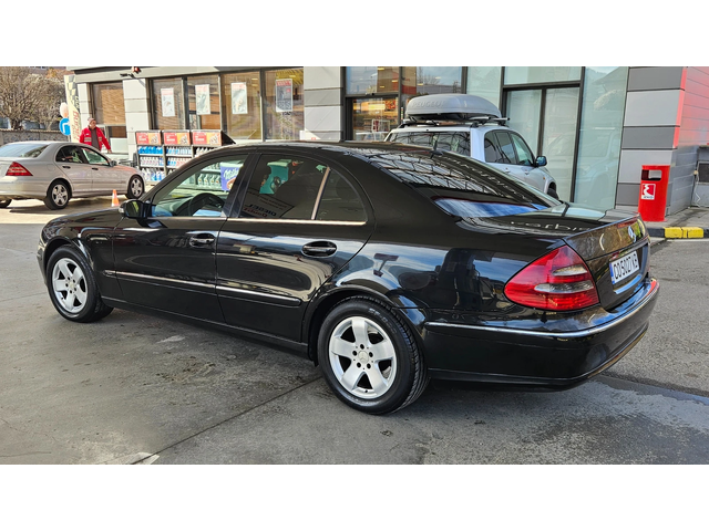 Mercedes-Benz E 220 2.2 Cdi Avtomat/Navigacia/Top sustoqnie - автомобили, коли, обяви за нови и употребявани 3