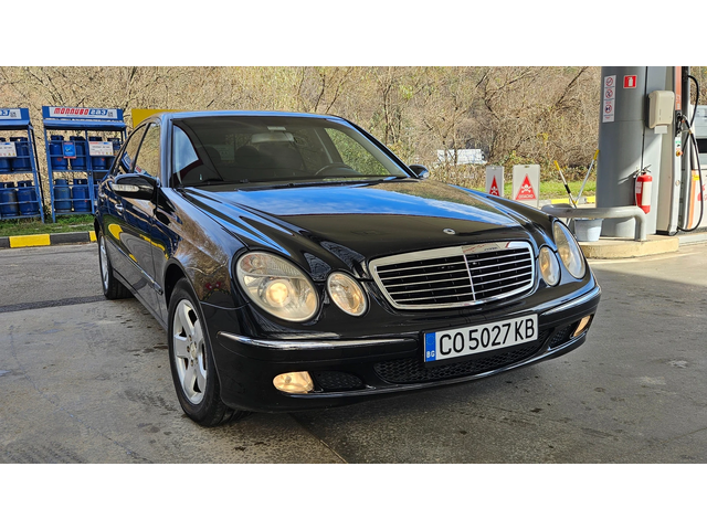 Mercedes-Benz E 220 2.2 Cdi Avtomat/Navigacia/Top sustoqnie - автомобили, коли, обяви за нови и употребявани 8