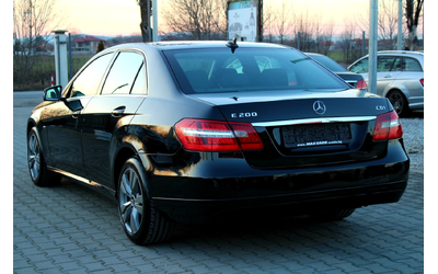 mercedes-benz-e-220 - 4