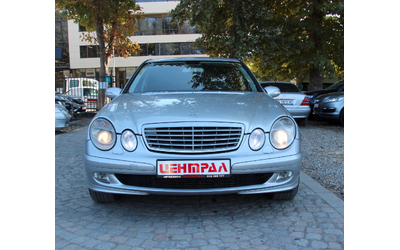 mercedes-benz-e-220 - 1