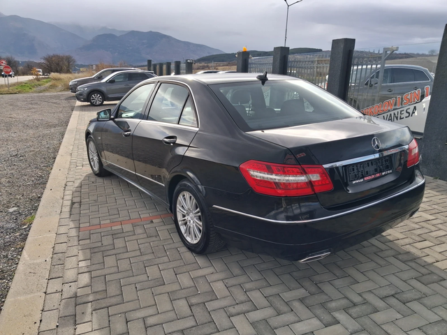 Mercedes-Benz E 220 2.2CDI-AVANGARDE- - автомобили, коли, обяви за нови и употребявани 5