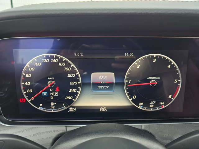 Mercedes-Benz E 220 4MATIC - AMG - Обдухване - BURMESTER - автомобили, коли, обяви за нови и употребявани 16