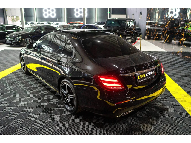 Mercedes-Benz E 220 D FULL AMG LINE ДИГИТАЛНО ТАБЛО ПАНО ЛИЗИНГ 100% - автомобили, коли, обяви за нови и употребявани 6