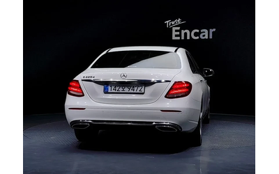 mercedes-benz-e-220 - 3