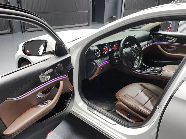 Mercedes-Benz E 220 Avantgarde - автомобили, коли, обяви за нови и употребявани 9