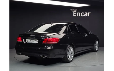 mercedes-benz-e-220 - 1