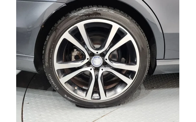 mercedes-benz-e-220 - 4