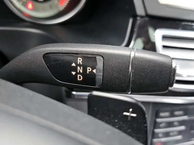 Mercedes-Benz E 220 Bluetech Avant Garde Sports - автомобили, коли, обяви за нови и употребявани 8