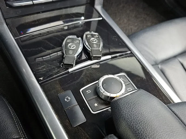 Mercedes-Benz E 220 Bluetech Avantgarde - автомобили, коли, обяви за нови и употребявани 15