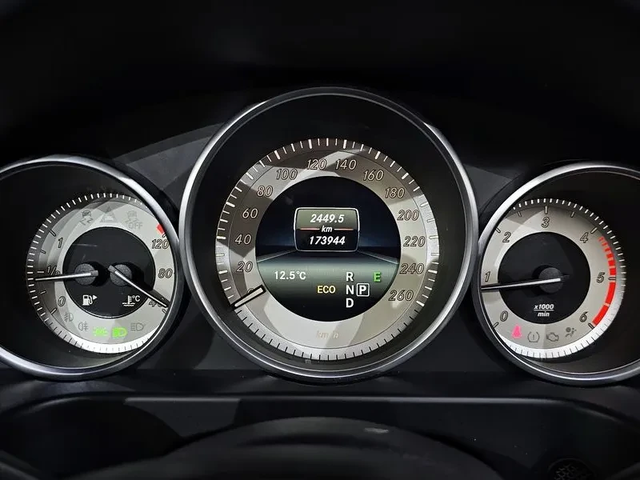 Mercedes-Benz E 220 Bluetech Avantgarde - автомобили, коли, обяви за нови и употребявани 7