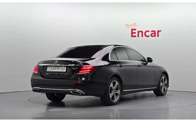 mercedes-benz-e-220 - 1