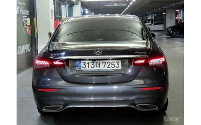 mercedes-benz-e-220 - 4