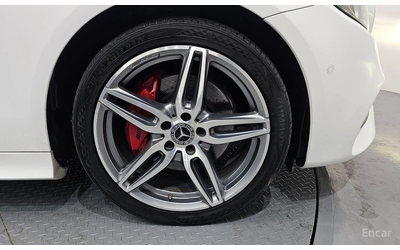 mercedes-benz-e-220 - 4