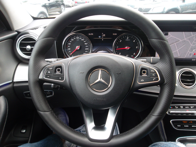 Mercedes-Benz E 220 4matic AMG line - автомобили, коли, обяви за нови и употребявани 10