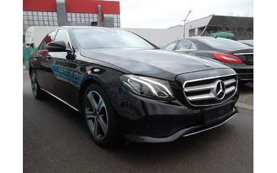 mercedes-benz-e-220-4matic-amg-line - 3