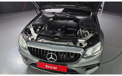 mercedes-benz-e-220 - 5