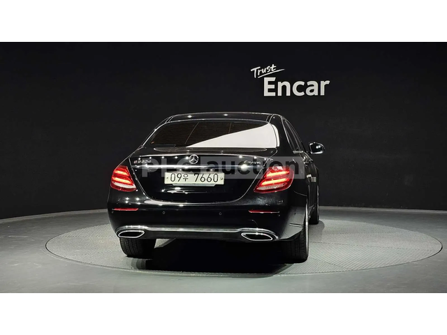 Mercedes-Benz E 220 d 4MATIC* DISTRONIC* ПОДГРЕВИ* - автомобили, коли, обяви за нови и употребявани 3