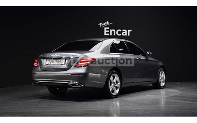 mercedes-benz-e-220 - 1