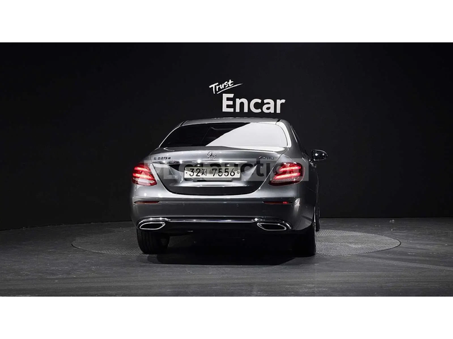 Mercedes-Benz E 220 ПОДГРЕВИ * ПАНО * HEAD-UP * KEYLESS - автомобили, коли, обяви за нови и употребявани 3