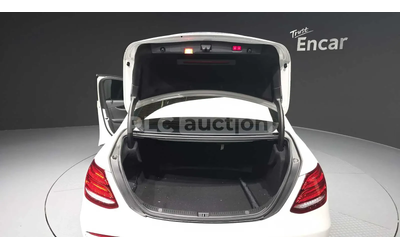 mercedes-benz-e-220 - 2