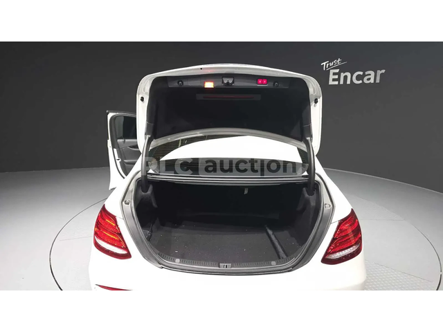 Mercedes-Benz E 220 d* DISTRONIC* ПОДГРЕВИ* ПАНОРАМА* АВТОКРЕДИТ - автомобили, коли, обяви за нови и употребявани 2