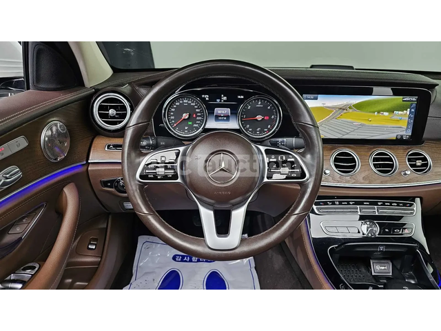 Mercedes-Benz E 220 ПОДГРЕВИ * ШИБИДАХ * 2 КЛЮЧА * KEYLESS * BURMESTER - автомобили, коли, обяви за нови и употребявани 12