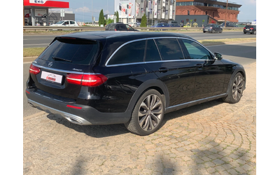 mercedes-benz-e-220 - 1