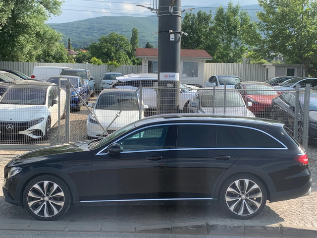 Mercedes-Benz E 220 - автомобили, коли, обяви за нови и употребявани 4
