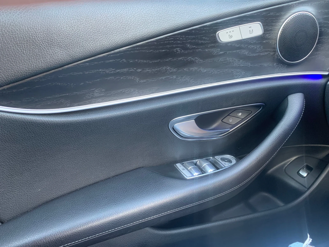 Mercedes-Benz E 220 - автомобили, коли, обяви за нови и употребявани 8