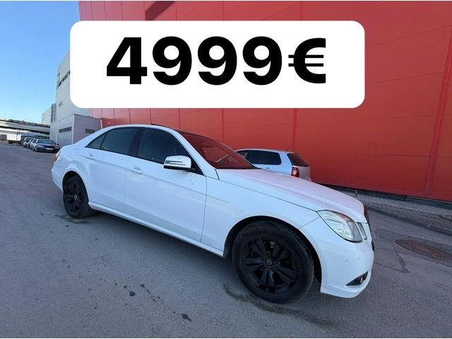 Mercedes-Benz E 220 Автоматик* Алкантара* УНИКаТ - автомобили, коли, обяви за нови и употребявани 0