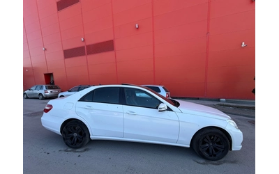 mercedes-benz-e-220 - 3