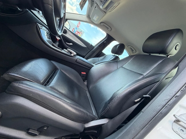Mercedes-Benz E 220 AMG* 9G* LED* Бяла* Перла - автомобили, коли, обяви за нови и употребявани 14