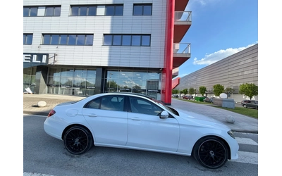 mercedes-benz-e-220 - 5