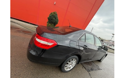 mercedes-benz-e-220 - 4