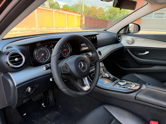 Mercedes-Benz E 220 AMG* LED* 9G* NaVi* КОжА* Камера - автомобили, коли, обяви за нови и употребявани 13