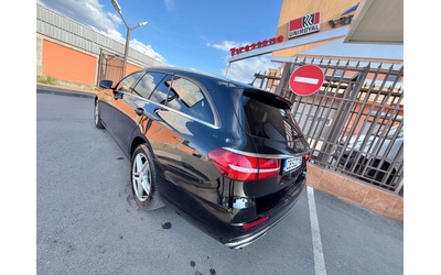 mercedes-benz-e-220 - 3