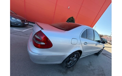 mercedes-benz-e-220 - 4