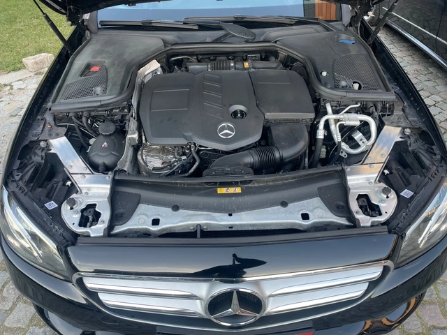 Mercedes-Benz E 220 195кс 4matic - автомобили, коли, обяви за нови и употребявани 15