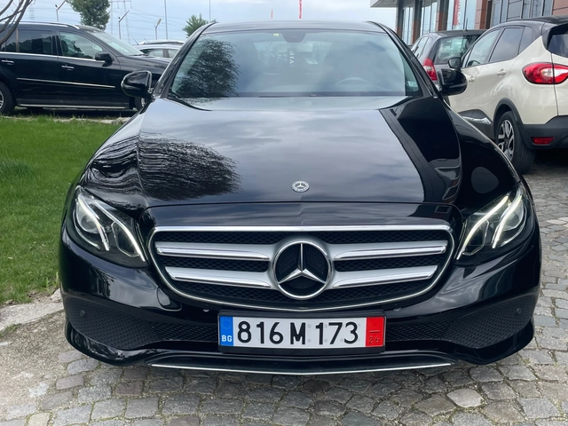 Mercedes-Benz E 220 195кс 4matic - автомобили, коли, обяви за нови и употребявани 1