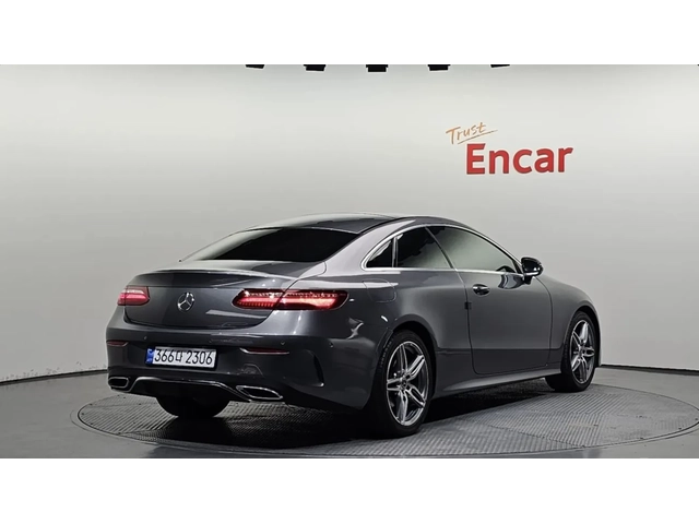 Mercedes-Benz E 220 d / AMG ПАКЕТ / BURMESTER / DIGITAL/ ШИБИДАХ/ HUD - автомобили, коли, обяви за нови и употребявани 1