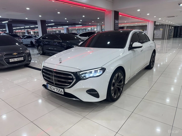 Mercedes-Benz E 220 4MATIC EXCLUSIVE* КОЖА* ОБДУХВ* НАВИ* ПАНО* 360 - автомобили, коли, обяви за нови и употребявани 0