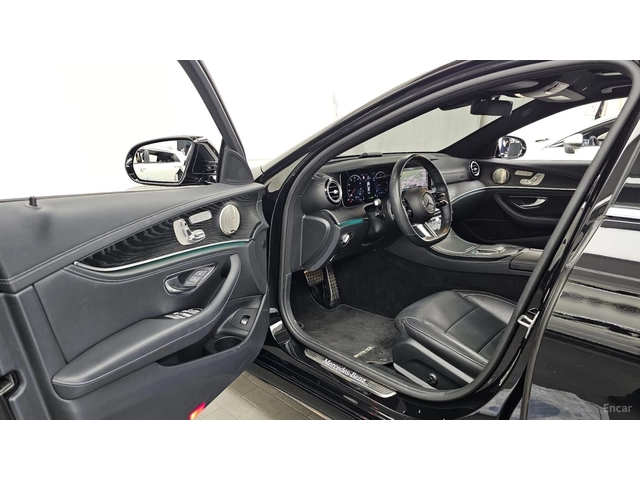 Mercedes-Benz E 220 4MATIC/AMG-LINE/SUNROOF/DRIVE-ASSISTS/360VIEW - автомобили, коли, обяви за нови и употребявани 5
