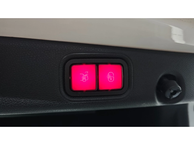 Mercedes-Benz E 220 AMG Line | 360 | HUD - автомобили, коли, обяви за нови и употребявани 14