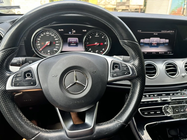 Mercedes-Benz E 220 AMG FULL E220d - автомобили, коли, обяви за нови и употребявани 6