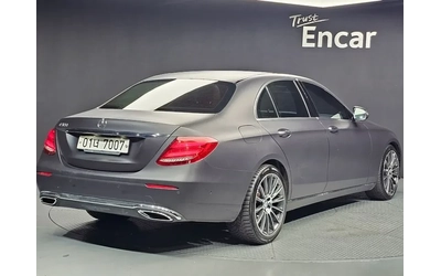 mercedes-benz-e-220 - 2