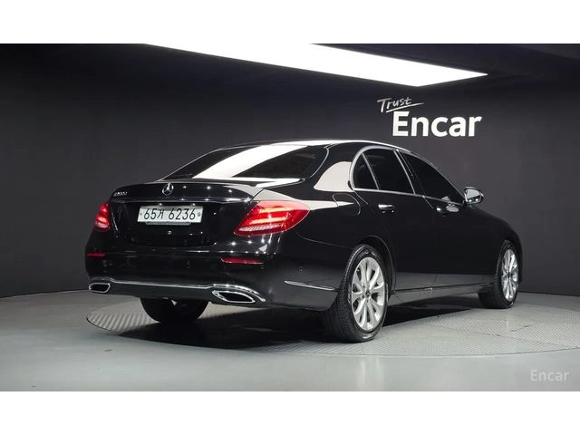 Mercedes-Benz E 220 4 Matic* Accident free - автомобили, коли, обяви за нови и употребявани 1