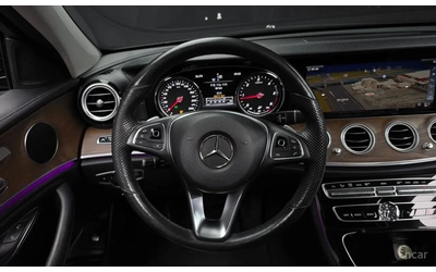 Mercedes-Benz E 220 4 Matic* Accident free - автомобили, коли, обяви за нови и употребявани 7