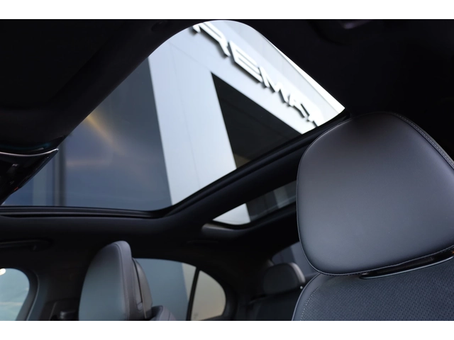 Mercedes-Benz E 220 NEW MODEL* AMG LINE* PANO* - автомобили, коли, обяви за нови и употребявани 13